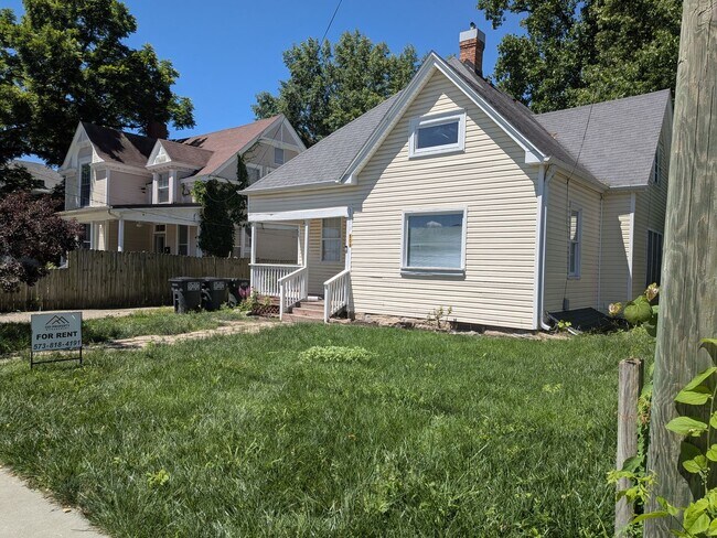 Building Photo - 609 Jefferson St