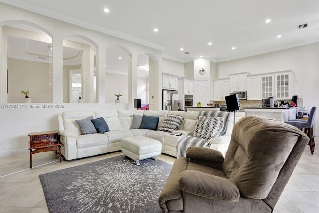 Building Photo - 8840 S Miralago Way
