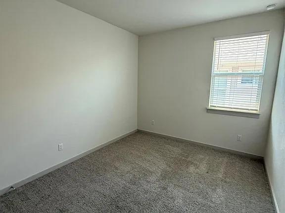 Building Photo - 400 Barton Creek Ln
