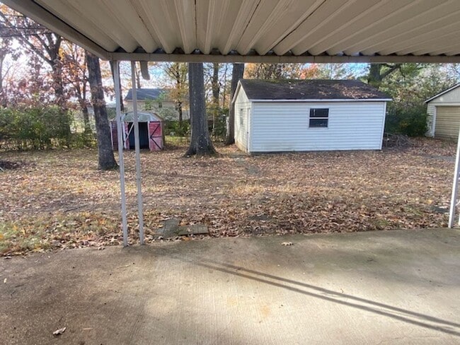 Building Photo - Renovated 3 Bedroom 2 Bath Home for Rent!