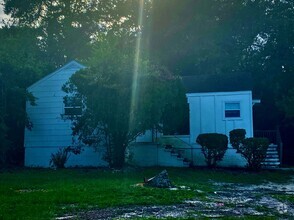 Building Photo - Cool in the Shade in this nice 3 Bedroom Home