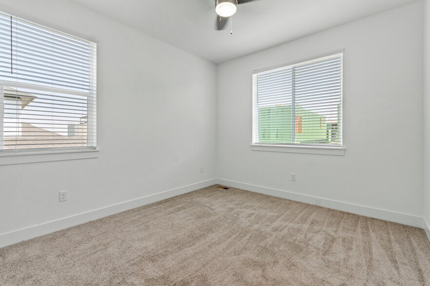 Building Photo - 6106 Netherland Ct