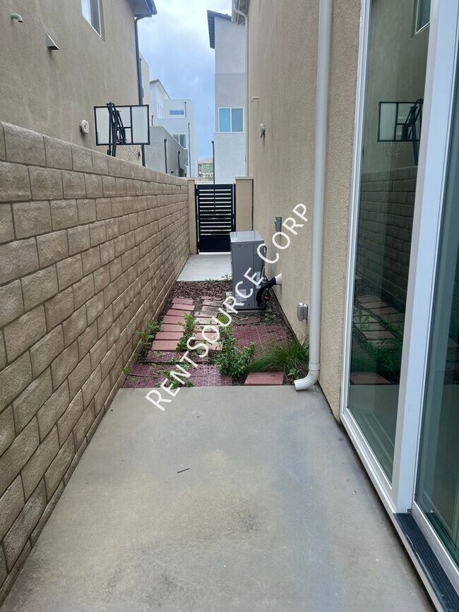 Building Photo - 27227 W Coyote Bush Ct