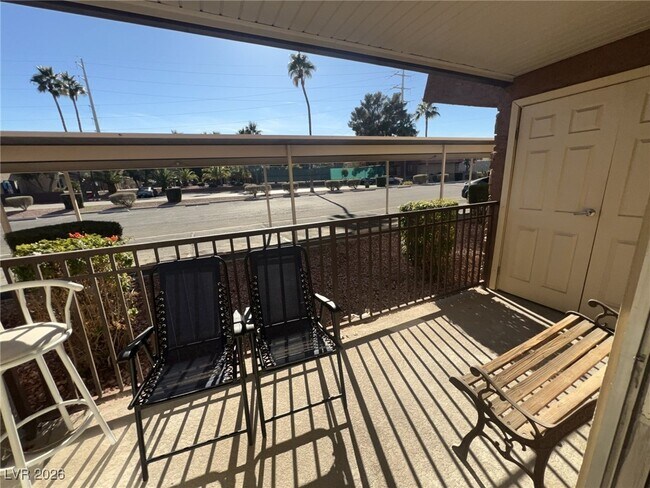 Building Photo - 5060 Indian River Dr