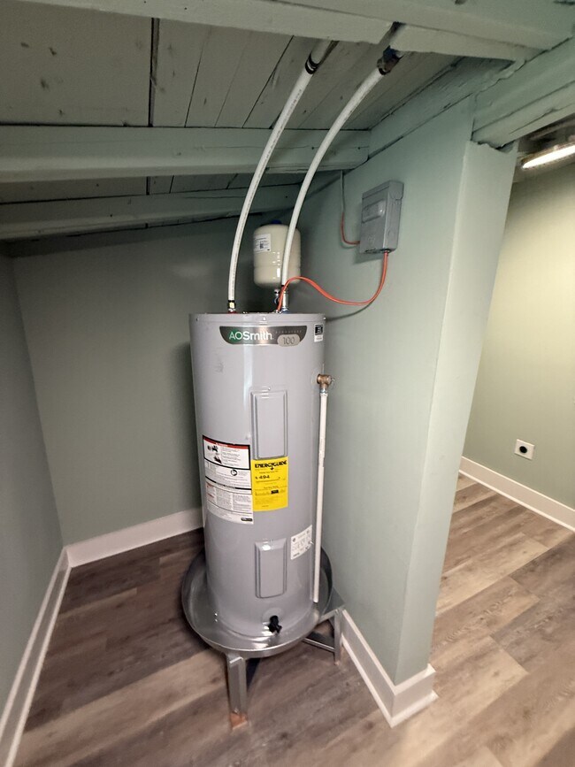 Building Photo - 1508 Alabama Ave SW