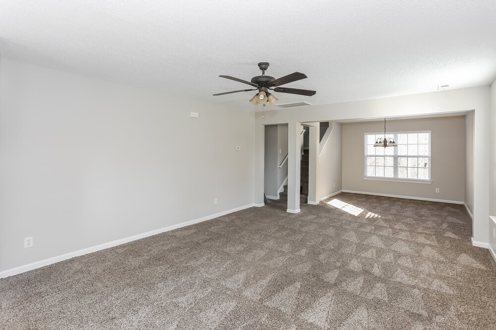 Building Photo - 6370 Day Lilly Ln