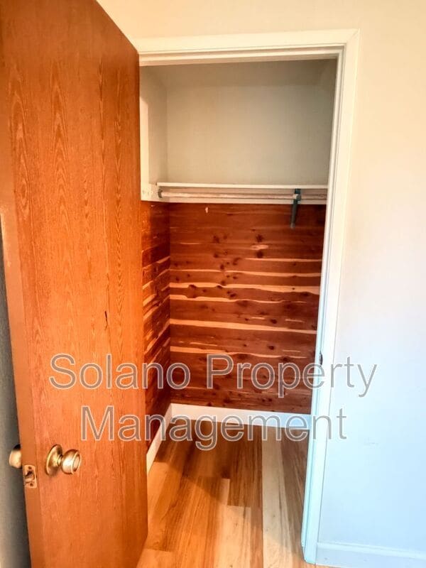 Building Photo - 950 Pembroke Way