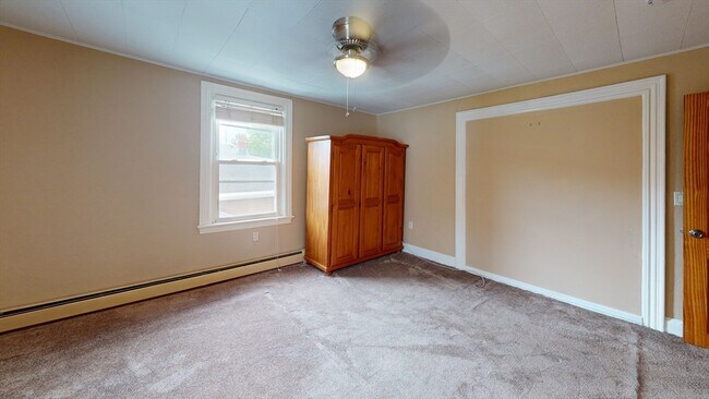 Building Photo - 49 Glenwood Rd