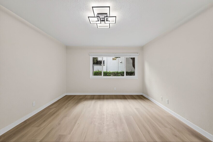 Building Photo - 1250 S Brookhurst St