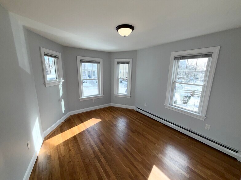 Building Photo - 28 Olney St