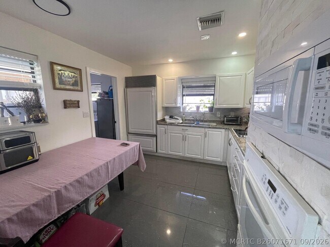 Building Photo - 2310 N 67th Terrace