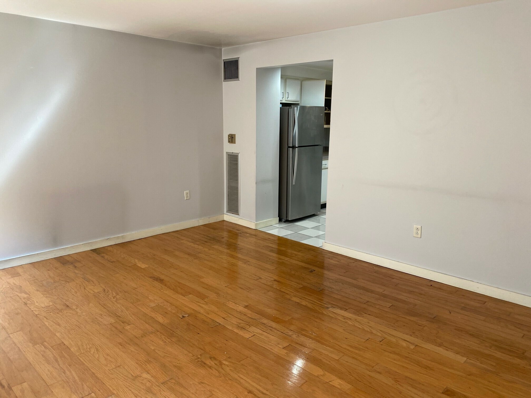 Building Photo - 528 Commonwealth Ave