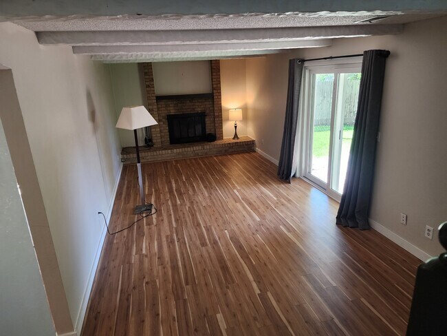 Building Photo - 7834 Greenbriar Cir