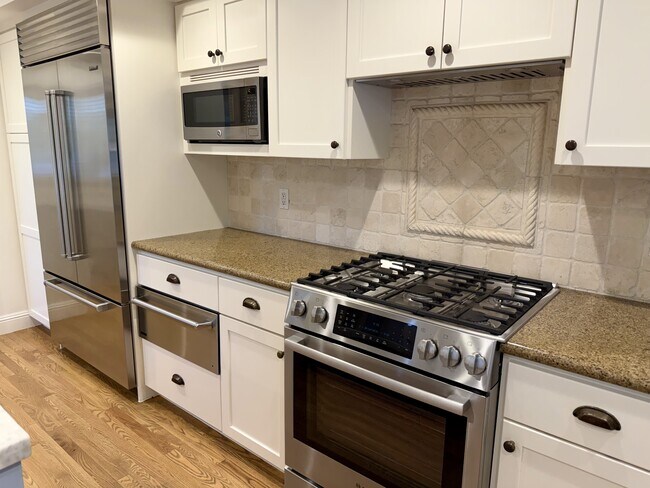 Building Photo - 16979 Roberts Rd