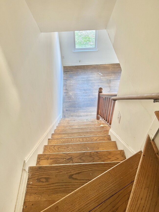 Building Photo - 3408 Chauncey Ave