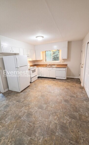 Building Photo - 309 Nye Dr