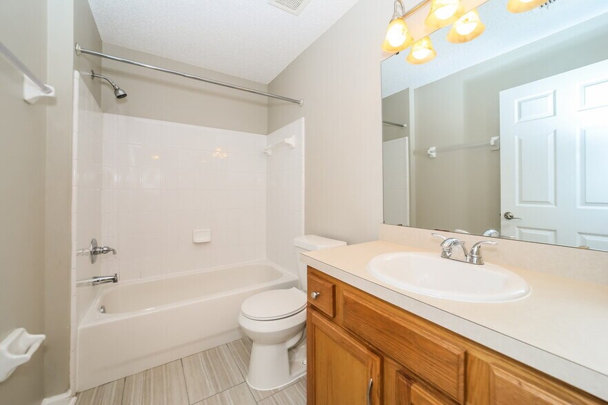 Building Photo - 2631 Creek Ridge Dr
