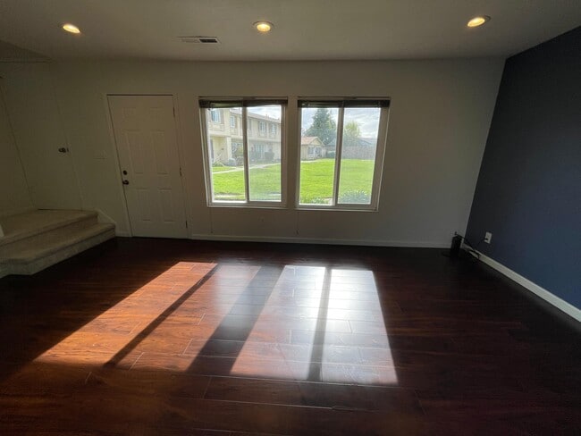 Building Photo - 34591 Bluestone Common