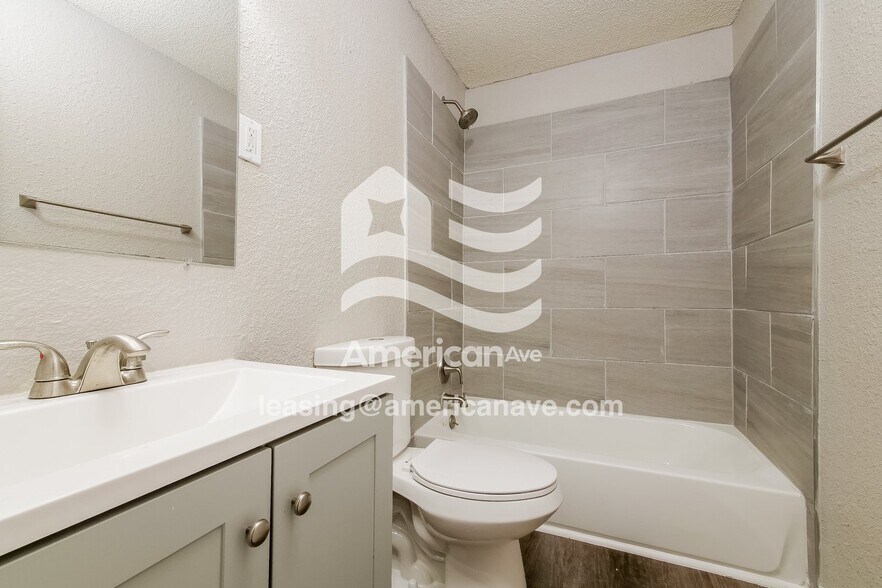 Building Photo - 3314 Kensington Ave