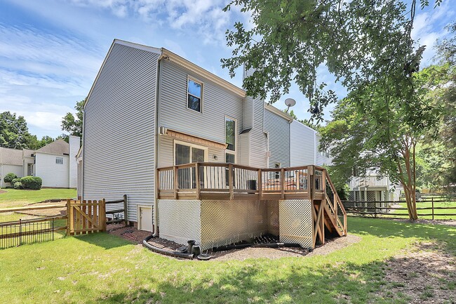 Building Photo - 5916 Downfield Wood Dr