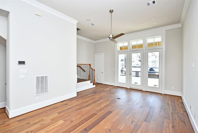 Building Photo - 706 Cage St