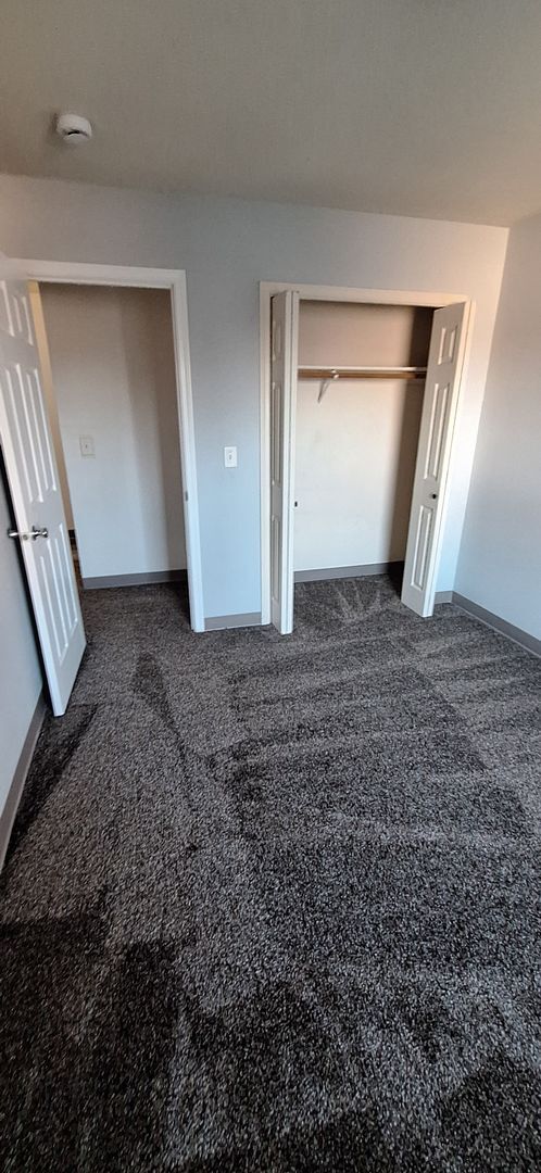 Building Photo - 196 - 3427/3429 SE 3rd