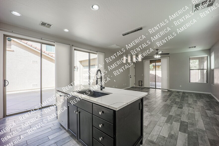 Building Photo - 18830 E Swan Dr