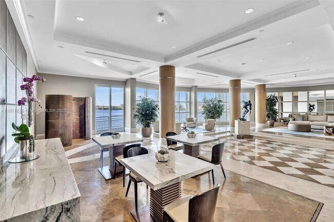 Building Photo - 848 Brickell Key Dr