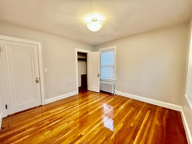 Building Photo - 94 Glendale Rd