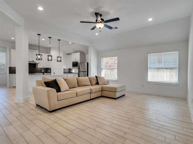 Building Photo - 21330 Groundnut Ct