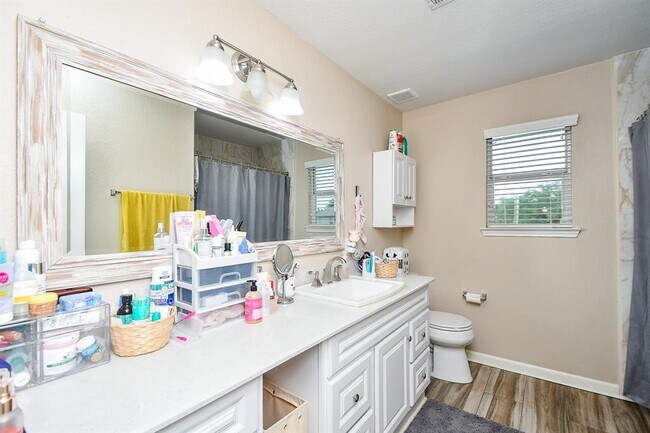 Building Photo - 2206 Rocky Hollow Ln