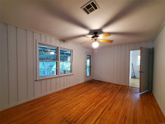 Building Photo - 179 W Rosemary Rd