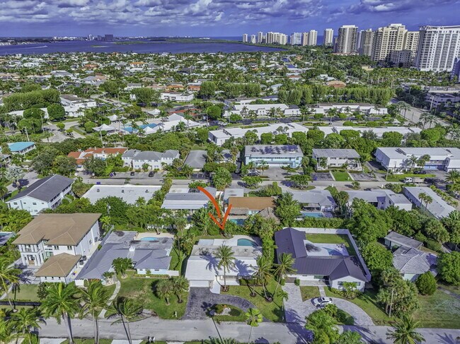 Building Photo - 1242 N Harbor Dr