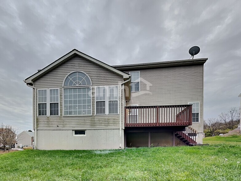 Building Photo - 10 Hunterbrook Ct