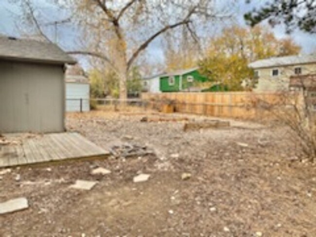 Building Photo - Cozy 2 Bed, 1 Bath, Attached Garage Home on a Large Corner Lot in FOCO