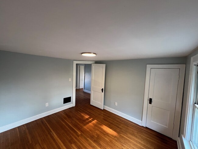 Building Photo - 155 Schultz Ave