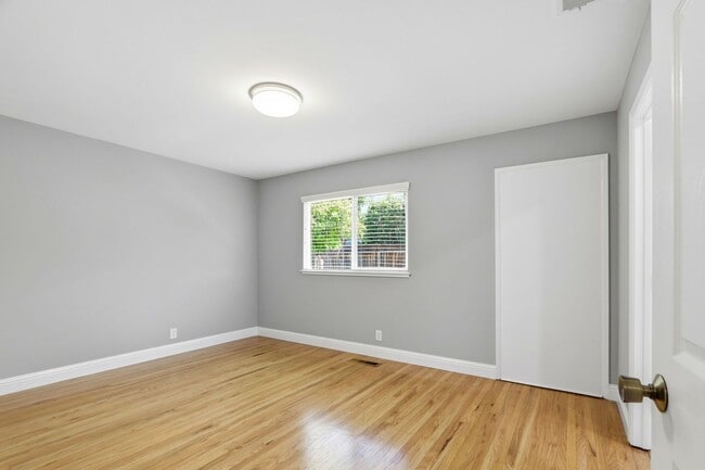 Building Photo - Wow! What a Great Home! Available Now!