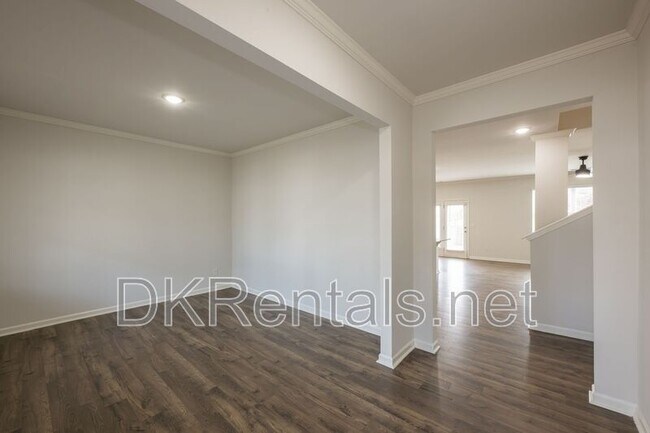 Building Photo - 261 Barnwood Ln