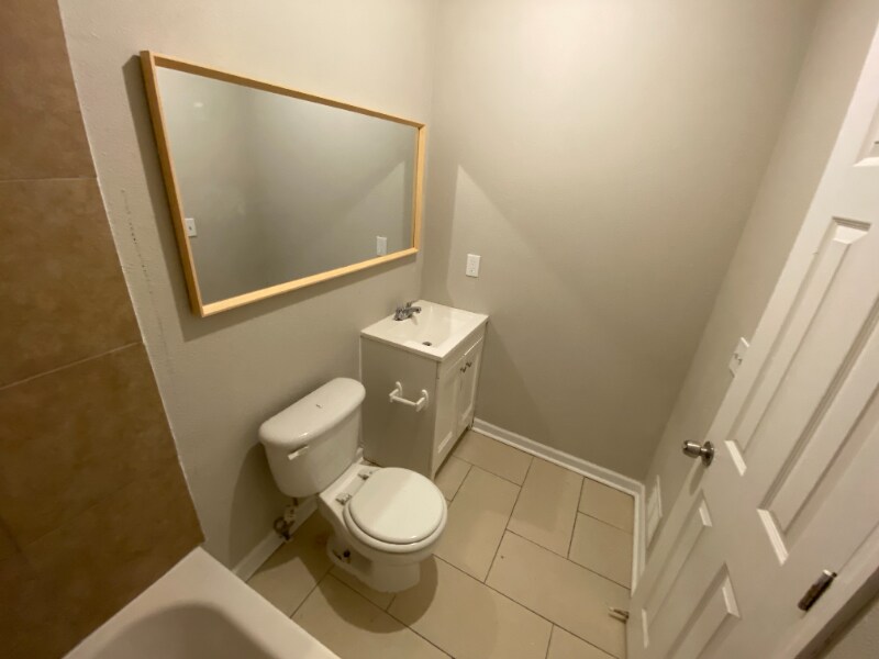 Building Photo - 709 Pine Tree Trail
