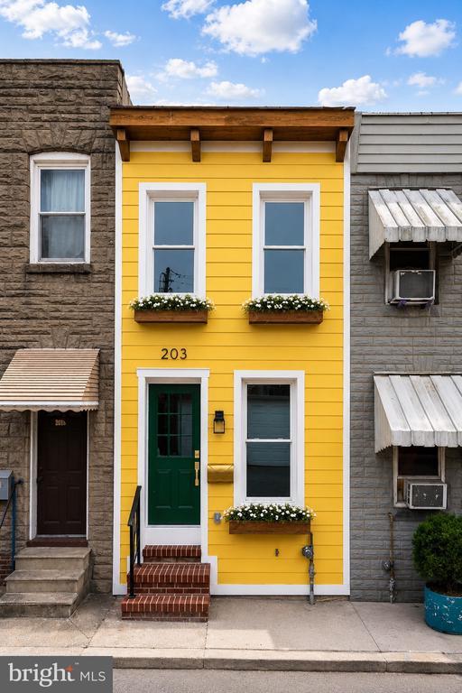 Building Photo - 203 S Madeira St