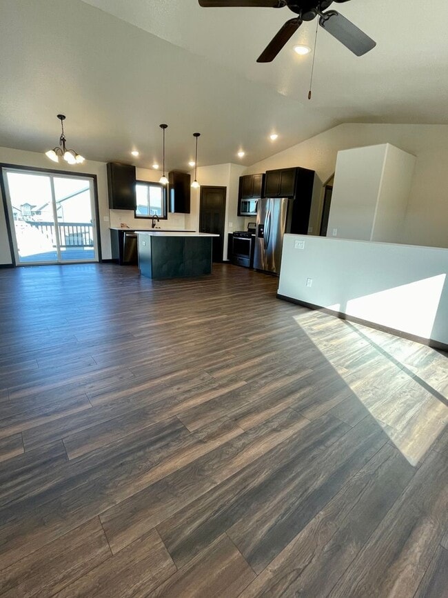 Building Photo - * GAME-CHANGING-MOVE-IN-SPECIAL * 4 Bedroom, 3 Bathroom with Office for Rent