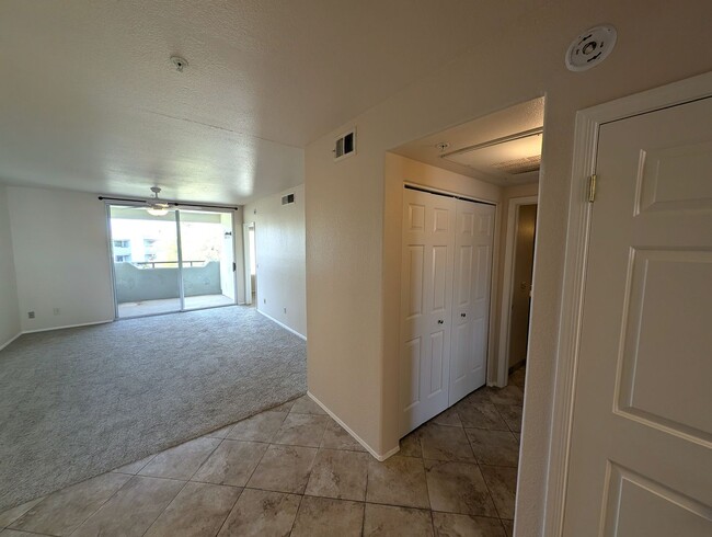 Building Photo - 2 Bedroom Condo in the Boardwalk at Anders...