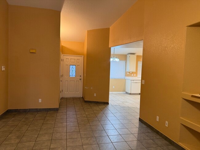 Building Photo - 1102 Kirksey Dr