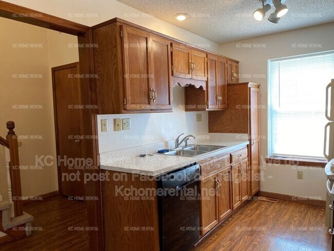 Building Photo - 8002 NW 79th Pl