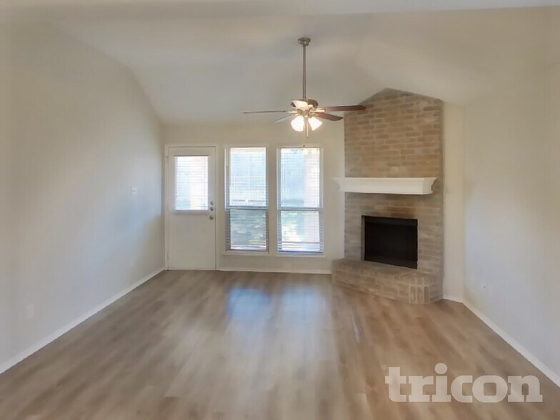Building Photo - 304 Sardius Blvd