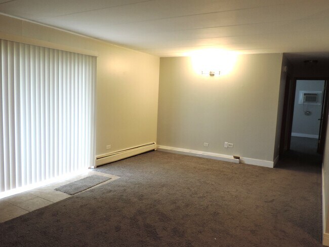 Building Photo - 204 E Bailey Rd