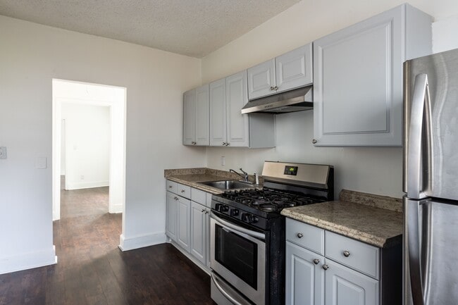 Building Photo - 679 Terry St SE