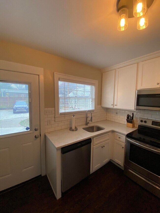 Building Photo - 318 Arcadia Park