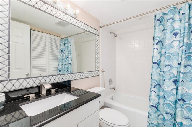 Building Photo - 6124 S River Run Dr