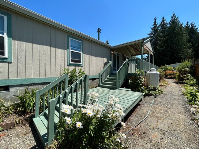 Building Photo - Spacious 3 bedroom 2 Bath In Forest Vista ...